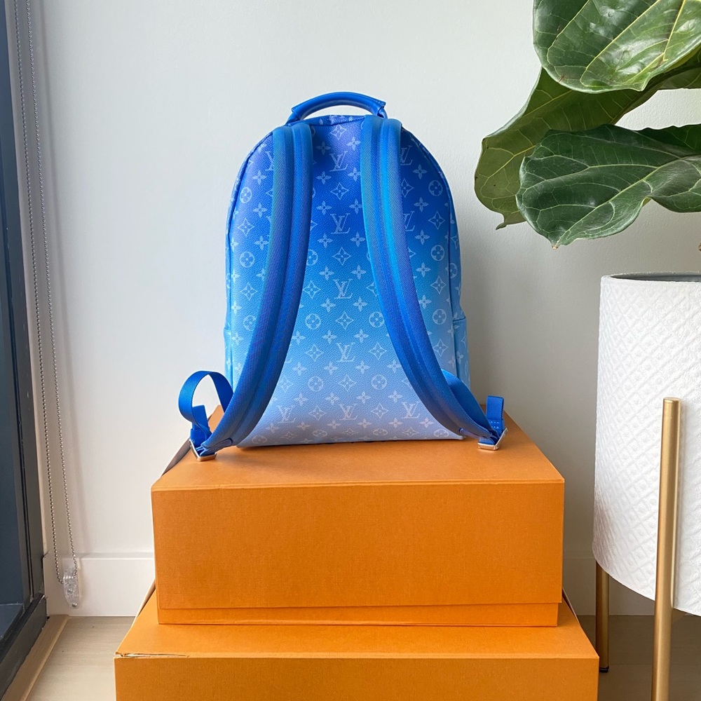 RARE NWT💙Louis Vuitton limited edition Virgil Abloh Clouds multipocket backpack - Picture 3 of 16